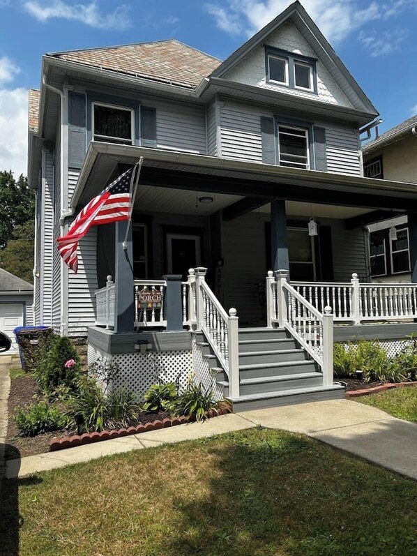 welcome home to warmth, peacefulness, sidewalks, convenience and charm.