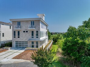 Front and side view