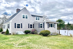 Large 4 BR House with large yard. Great entertaining with private space.