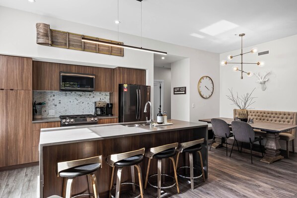 New contemporary kitchen