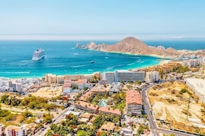 Best location in Cabo! Just a mins walk 2 Mango Deck,The Office, Beach & Marina!