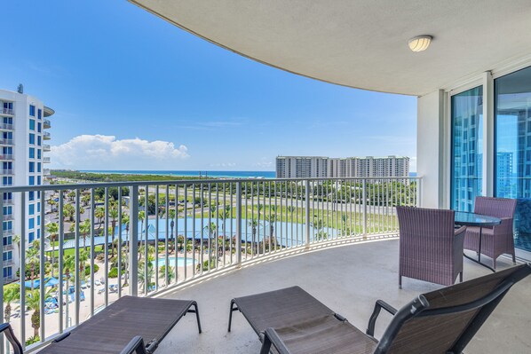 Destin Vacation Rental | 2BR | 2BA | 1,150 Sq Ft | Step-Free Access via Elevator