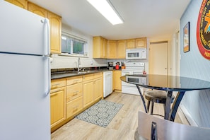 Kitchen | Espresso & Drip Coffee Makers