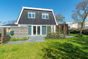 Außenseite Ferienhaus [Sommer]
