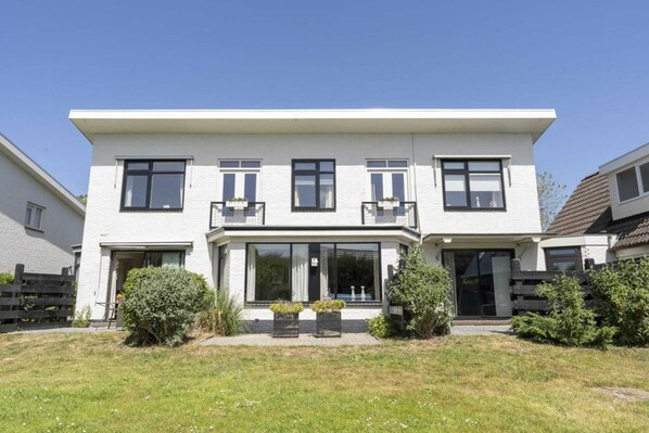 Extérieur maison de vacances [été]