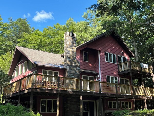 Welcome to year round beauty at Our Quechee Escape! 