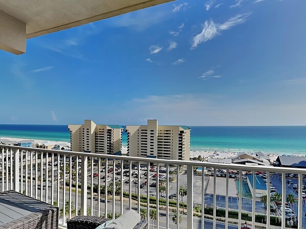 Welcome to Laketown Wharf #1126