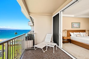 Wake up to stunning beachfront vistas right outside your bedroom door. The seamless indoor-outdoor flow of this villa combines comfort and paradise, inviting you to relax while enjoying the Hawaiian breeze. WH1-723