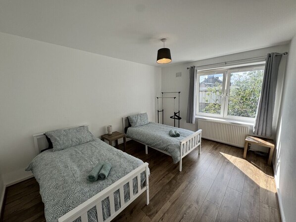 Twin Bedroom 1
