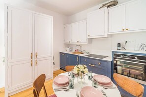 Kitchen Area - Book Now with RENTUJEMY.COM