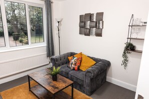 Living Room / Lounge