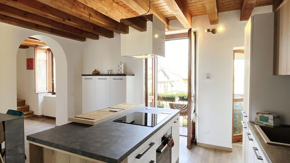 Very bright and spacious modern kitchen complete