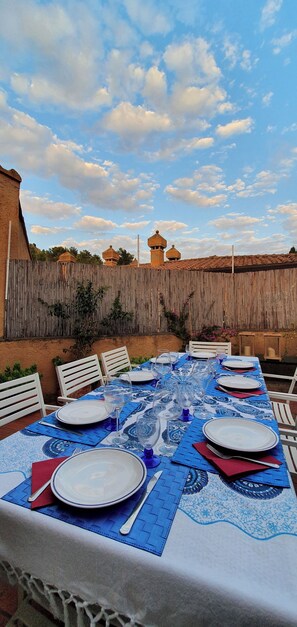 Outdoor dining