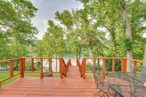 Deck | Outdoor Dining Area | River Access
