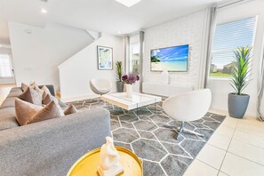 Living Room
65" Roku TV