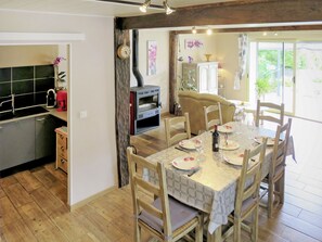 Kitchen / Dining Room