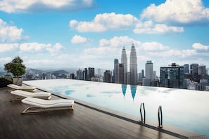 Infinity pool