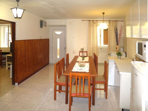 Kitchen / Dining Room