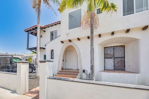 Home Exterior | Electric Heating | Keyless Entry
