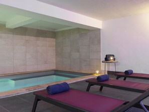 Pool Indoor