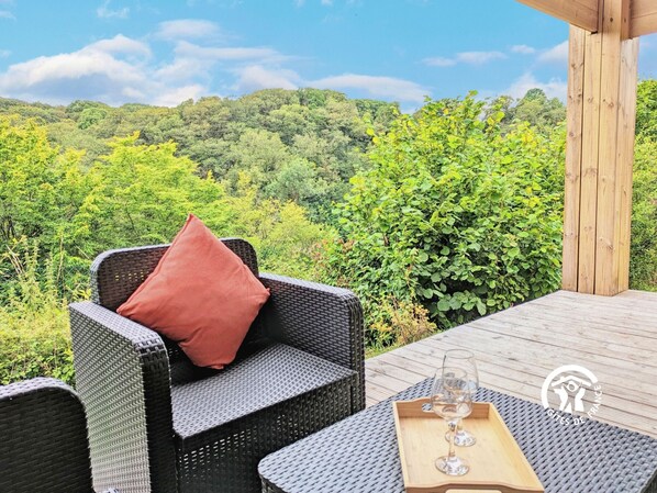 À 5km de Laval, le camping de Coupeau propose ce chalet confortable en bois de 39 m² - H53G023894 - Chalet 24 La Forêt – Gîtes de France Mayenne