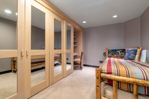 Peaks 844 846-29