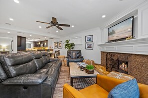 115-39th-St-Unit-A-Newport-large-009-001-115-39th-St-Unit-A-Newport-1500x999-72dpi