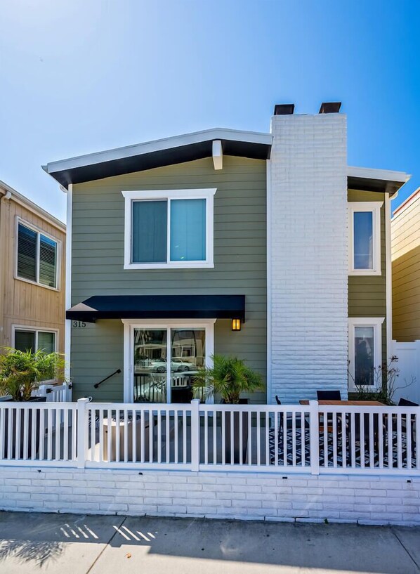 001 315 E Balboa Blvd Unit B-001-017-732x1000