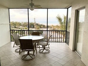Lanai View - 4th floor unit with views of the Gulf of Mexico and Siesta Key Beach
