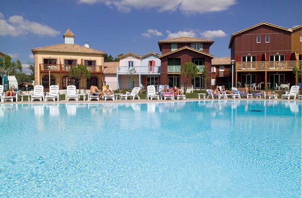 Have fun splashing around!