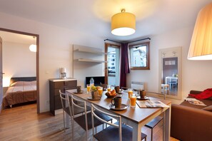 Come and stay in our cozy and charming apartment in Les Deux Alpes!