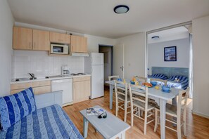 Make a tasty meal in your own kitchen!
