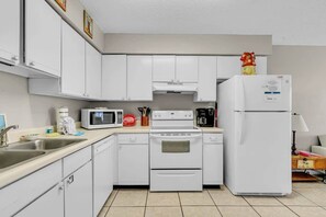 12-920 W Lagoon Ave A109 12