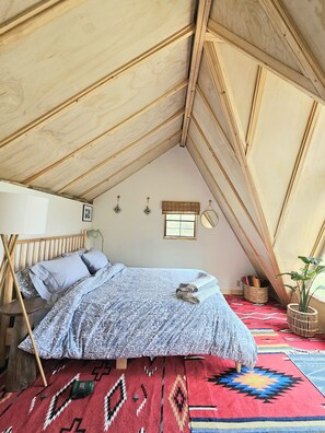 Queen Bed