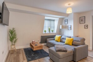 Flat 7D - Living Room
