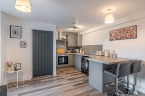 Flat 7D - Kitchen