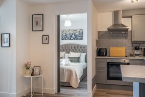 Flat 7D - Living Room and Bedroom