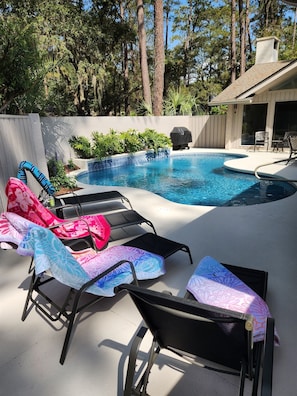 Large private pool (28 ft long x 22 ft wide) great for relaxing after a tough day at the beach!