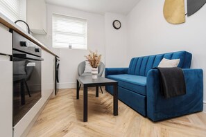 Lounge- With sofabed