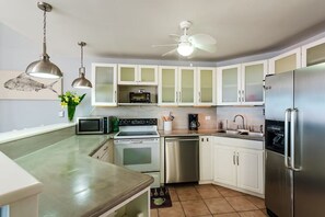 Full appointed kitchen