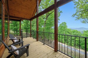 Stunning mountain views from the front porch