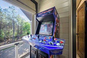 Stand-up arcade game for up to 4 players