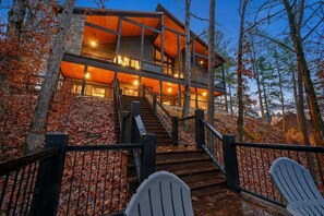 This 5-bedroom cabin has plenty of space for large groups