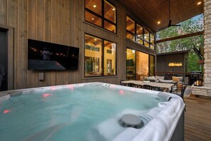Bain à remous extérieur