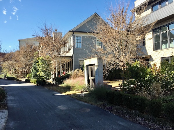 Perfect Streetscape in front of house!
