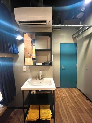 Vanity top