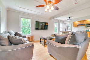 Living Room | Smart TV | Free WiFi | 1st Floor