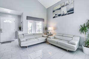 Sitting Room | 1st Floor