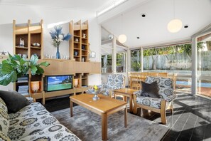 Living Area 2