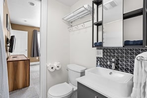 Freshen up in our pristine full bath before heading out to downtown Indy!